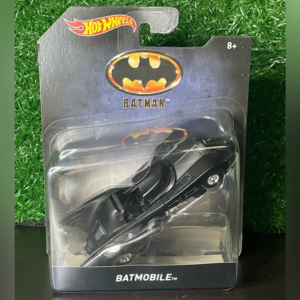 Hot Wheels Batmobile 2015 Sealed